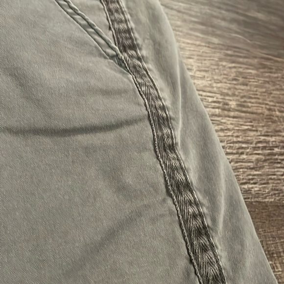 Sonoma flat front Gray shorts 6” inseam size 10 - Picture 2 of 5